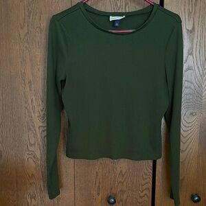 ❤️UNIVERSAL THREAD semi cropped pullover long sleeve tee Size XL (fits like M)